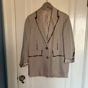 Elegant Beige Women's Blazer with Dark Trim